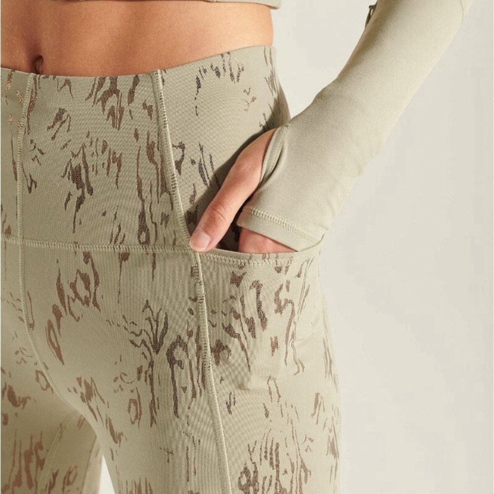 SET (2pc) Sweaty Betty Crop jacket + leggings